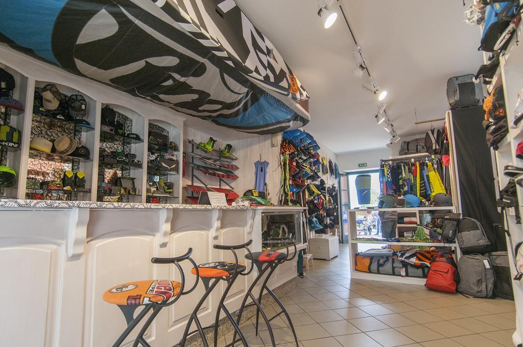 Campione Del Garda Surf House Hostel Pieve  Exterior photo