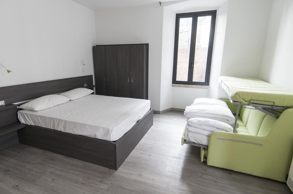 Campione Del Garda Surf House Hostel Pieve  Exterior photo
